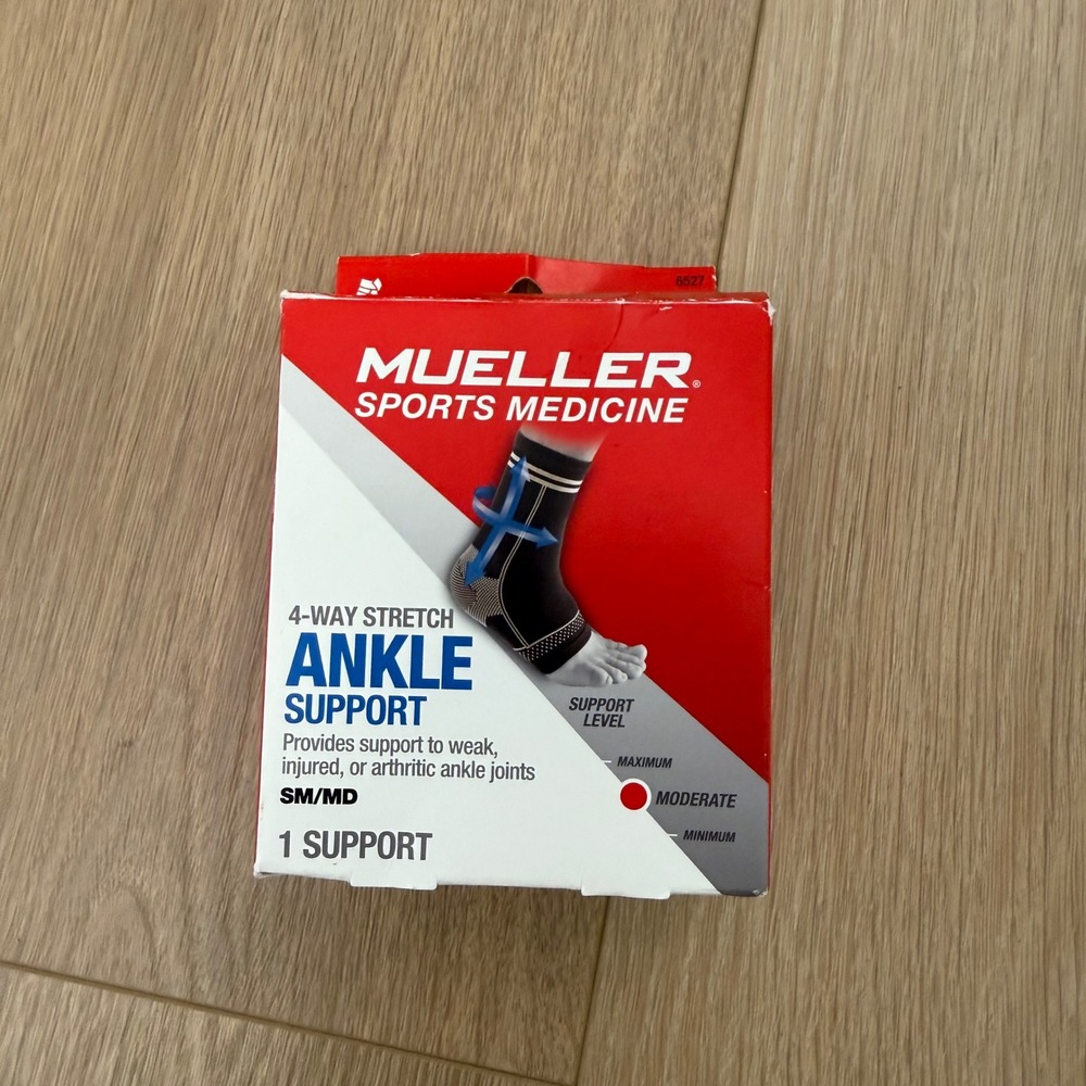 Mueller Sports Medicine 4-Way Stretch Ankle Support SM/MD Black 6527